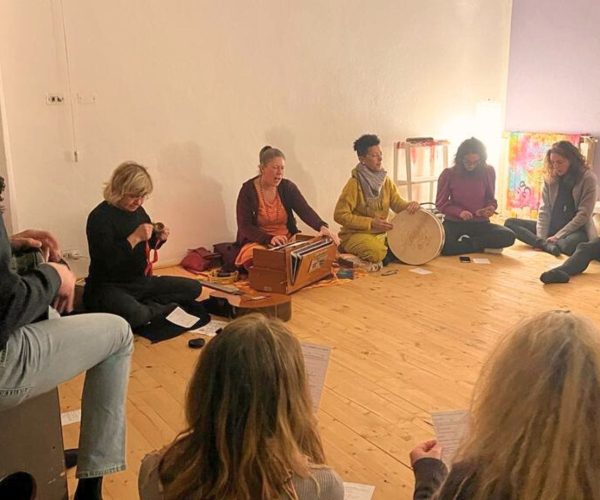 Nada Yoga, Mantra e Kirtan Group